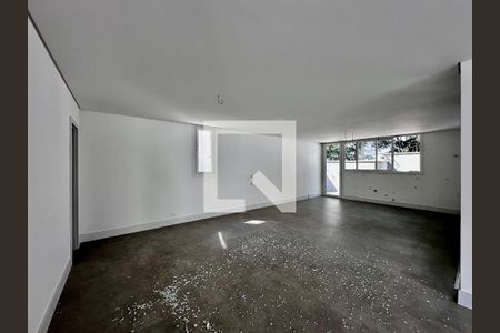 Casa à venda com 712m², 4 quartos e 4 vagas Casa à venda com 712m², 4 quartos e 4 vagasCozinha