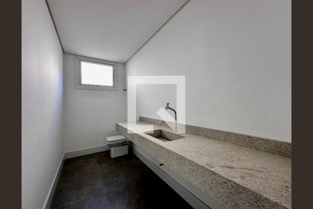 Casa à venda com 712m², 4 quartos e 4 vagas Casa à venda com 712m², 4 quartos e 4 vagasLavabo