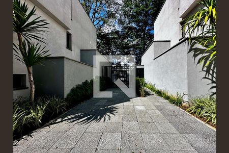 Casa à venda com 712m², 4 quartos e 4 vagas Casa à venda com 712m², 4 quartos e 4 vagasEntrada