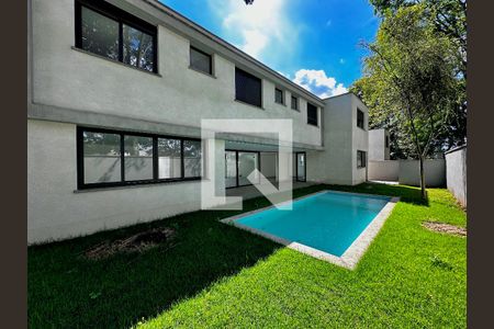 Casa à venda com 712m², 4 quartos e 4 vagas Casa à venda com 712m², 4 quartos e 4 vagasVaranda/Quintal