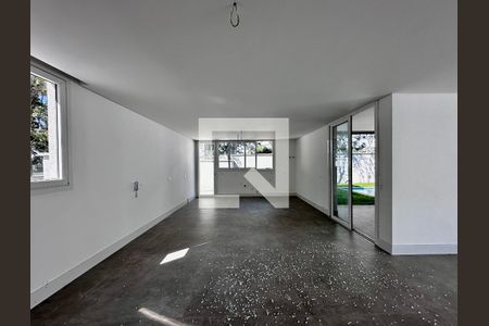 Casa à venda com 712m², 4 quartos e 4 vagas Casa à venda com 712m², 4 quartos e 4 vagasCozinha