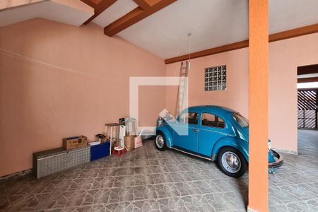 Casa à venda com 345m², 4 quartos e 7 vagas Casa à venda com 345m², 4 quartos e 7 vagasGaragem