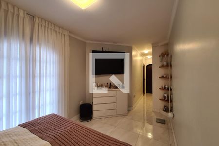 Casa à venda com 345m², 4 quartos e 7 vagas Casa à venda com 345m², 4 quartos e 7 vagasSuíte