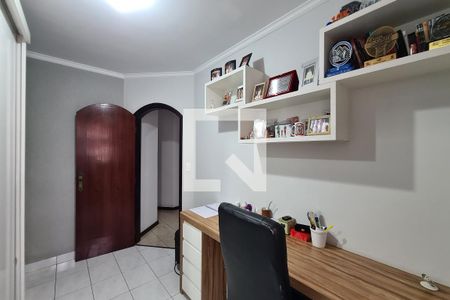 Casa à venda com 345m², 4 quartos e 7 vagas Casa à venda com 345m², 4 quartos e 7 vagasQuarto 2