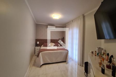 Casa à venda com 345m², 4 quartos e 7 vagas Casa à venda com 345m², 4 quartos e 7 vagasSuíte