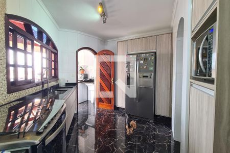 Casa à venda com 345m², 4 quartos e 7 vagas Casa à venda com 345m², 4 quartos e 7 vagasCozinha