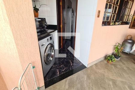 Casa à venda com 345m², 4 quartos e 7 vagas Casa à venda com 345m², 4 quartos e 7 vagasÁrea de Serviço