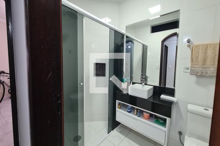 Casa à venda com 345m², 4 quartos e 7 vagas Casa à venda com 345m², 4 quartos e 7 vagasBanheiro