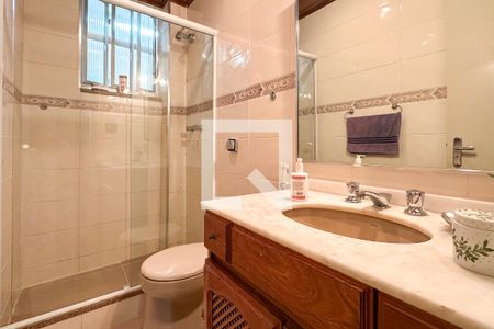 Apartamento à venda com 120m², 3 quartos e 1 vaga Apartamento à venda com 120m², 3 quartos e 1 vagaBanheiro Social