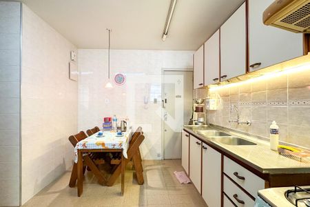 Apartamento à venda com 120m², 3 quartos e 1 vaga Apartamento à venda com 120m², 3 quartos e 1 vagaCozinha