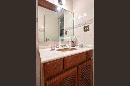 Apartamento à venda com 120m², 3 quartos e 1 vaga Apartamento à venda com 120m², 3 quartos e 1 vagaBanheiro Social