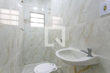 Banheiro de casa de condomínio para alugar com 1 quarto, 40m² em Vila Santo Estevão, São Paulo