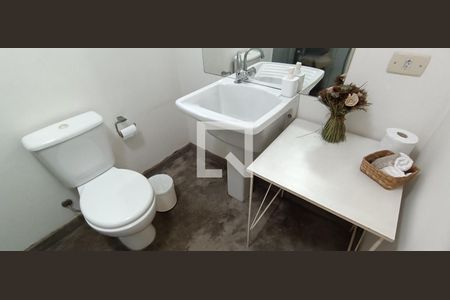 Casa para alugar com 368m², 4 quartos e 4 vagas Casa para alugar com 368m², 4 quartos e 4 vagasBanheiro da Suíte 4