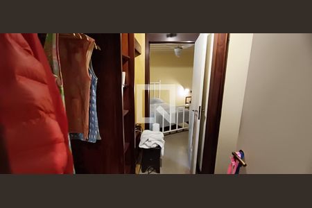 Casa para alugar com 368m², 4 quartos e 4 vagas Casa para alugar com 368m², 4 quartos e 4 vagasCloset da suíte 3