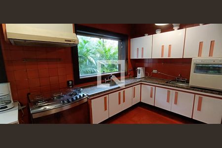 Casa para alugar com 368m², 4 quartos e 4 vagas Casa para alugar com 368m², 4 quartos e 4 vagasCozinha