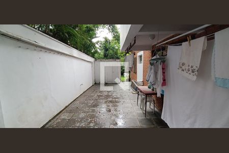 Casa para alugar com 368m², 4 quartos e 4 vagas Casa para alugar com 368m², 4 quartos e 4 vagasQuintal