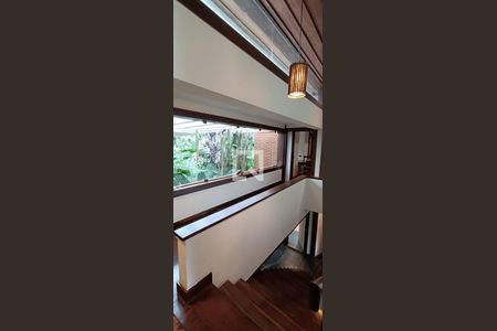 Casa para alugar com 368m², 4 quartos e 4 vagas Casa para alugar com 368m², 4 quartos e 4 vagasCorredor