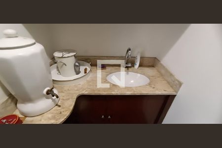 Casa para alugar com 368m², 4 quartos e 4 vagas Casa para alugar com 368m², 4 quartos e 4 vagasBanheiro da Suíte 4