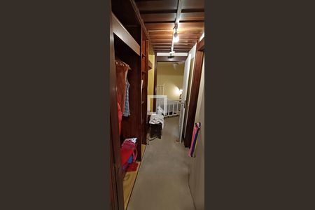 Casa para alugar com 368m², 4 quartos e 4 vagas Casa para alugar com 368m², 4 quartos e 4 vagasCloset da suíte 3