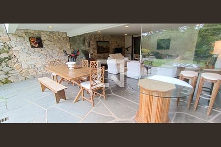 Casa para alugar com 368m², 4 quartos e 4 vagas Casa para alugar com 368m², 4 quartos e 4 vagasVaranda do Jardim