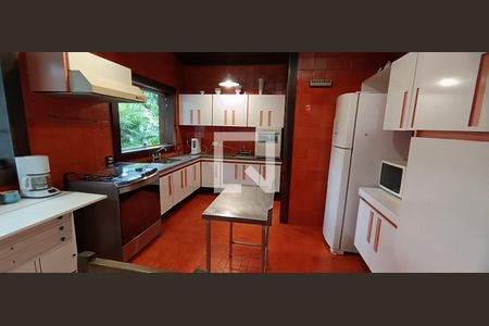 Casa para alugar com 368m², 4 quartos e 4 vagas Casa para alugar com 368m², 4 quartos e 4 vagasCozinha