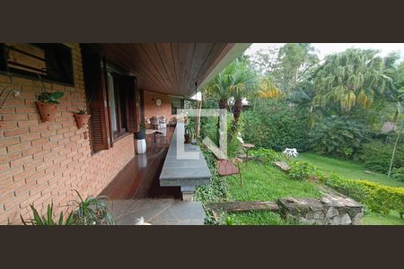 Casa para alugar com 368m², 4 quartos e 4 vagas Casa para alugar com 368m², 4 quartos e 4 vagasVista