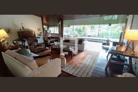 Casa para alugar com 368m², 4 quartos e 4 vagas Casa para alugar com 368m², 4 quartos e 4 vagasSala