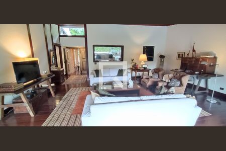 Casa para alugar com 368m², 4 quartos e 4 vagas Casa para alugar com 368m², 4 quartos e 4 vagasSala