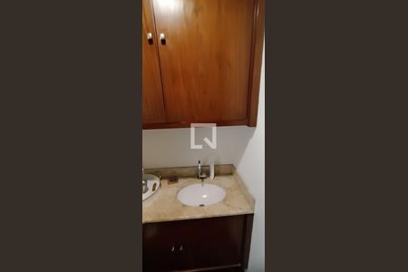 Casa para alugar com 368m², 4 quartos e 4 vagas Casa para alugar com 368m², 4 quartos e 4 vagasBanheiro da Suíte 4