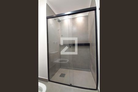 Banheiro de apartamento à venda com 1 quarto, 33m² em Parque Industrial, Campinas