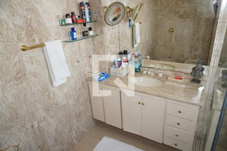 Apartamento à venda com 578m², 5 quartos e 2 vagasBanheiro do Quarto 2