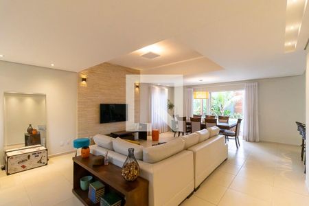 Casa de condomínio à venda com 322m², 4 quartos e 4 vagasSala