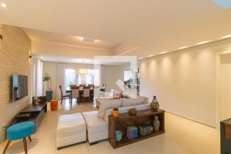 Casa de condomínio à venda com 322m², 4 quartos e 4 vagasSala