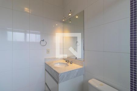 Casa de condomínio à venda com 322m², 4 quartos e 4 vagasBanheiro da suíte 2