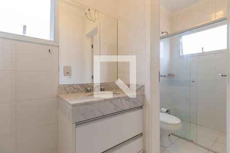 Casa de condomínio à venda com 322m², 4 quartos e 4 vagasBanheiro da Suíte 3