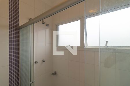 Casa de condomínio à venda com 322m², 4 quartos e 4 vagasBanheiro da suíte 2