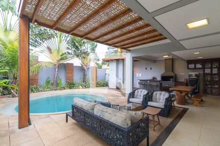 Casa de condomínio à venda com 322m², 4 quartos e 4 vagasQuintal