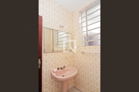 Casa à venda com 250m², 3 quartos e 6 vagas Casa à venda com 250m², 3 quartos e 6 vagasBanheiro