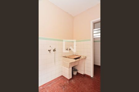 Casa à venda com 250m², 3 quartos e 6 vagas Casa à venda com 250m², 3 quartos e 6 vagasÁrea de Serviço