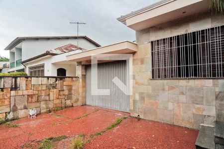 Casa à venda com 250m², 3 quartos e 6 vagas Casa à venda com 250m², 3 quartos e 6 vagasÁrea externa