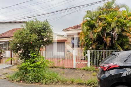 Casa à venda com 250m², 3 quartos e 6 vagas Casa à venda com 250m², 3 quartos e 6 vagasFachada