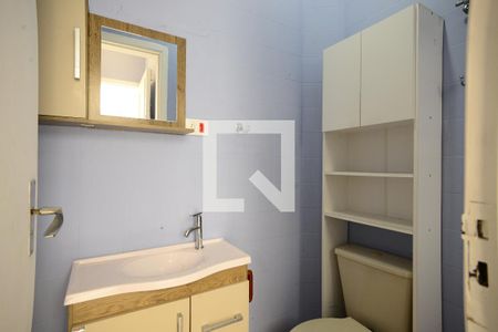 Casa à venda com 220m², 3 quartos e 3 vagasBanheiro de Serviço