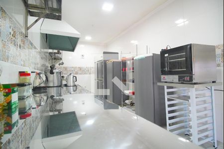 Casa para alugar com 400m², 4 quartos e 8 vagasCozinha