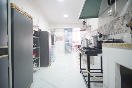Casa para alugar com 400m², 4 quartos e 8 vagasCozinha
