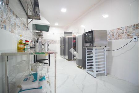 Casa para alugar com 400m², 4 quartos e 8 vagasCozinha