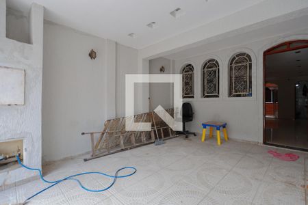 Casa para alugar com 320m², 3 quartos e 1 vaga Casa para alugar com 320m², 3 quartos e 1 vagaGaragem