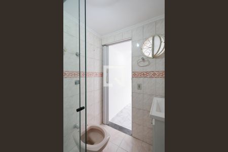 Casa para alugar com 320m², 3 quartos e 1 vaga Casa para alugar com 320m², 3 quartos e 1 vagaBanheiro da Suíte 1