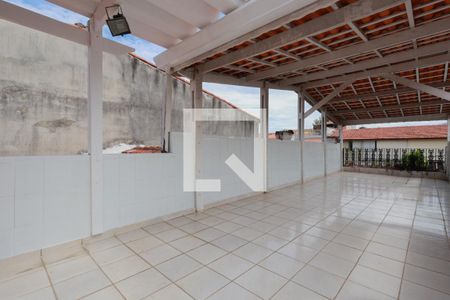 Casa para alugar com 320m², 3 quartos e 1 vaga Casa para alugar com 320m², 3 quartos e 1 vagaTerraço