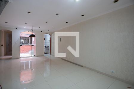 Casa para alugar com 320m², 3 quartos e 1 vaga Casa para alugar com 320m², 3 quartos e 1 vagaSala