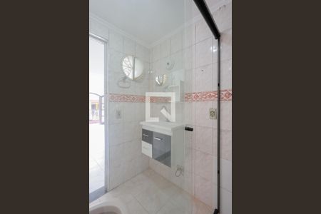 Casa para alugar com 320m², 3 quartos e 1 vaga Casa para alugar com 320m², 3 quartos e 1 vagaBanheiro da Suíte 1